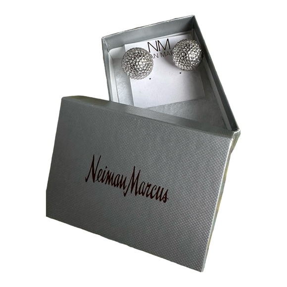 🆕 Pave Earrings Neiman Marcus - Picture 3 of 5